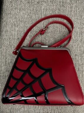Lost Queen Spiderweb Appliqué Kisslock Bag